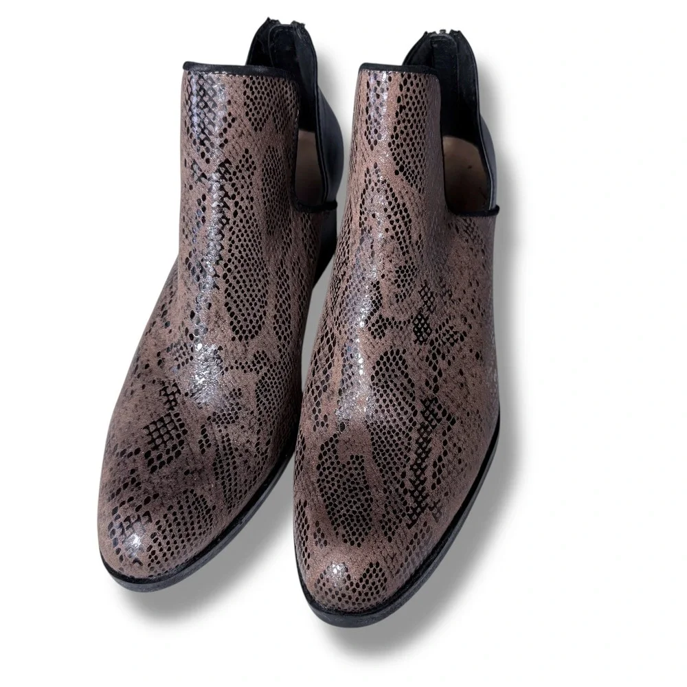 Andrew Geller Friona Booties Size 8M Snakeskin Print Block Heel Ankle Boots